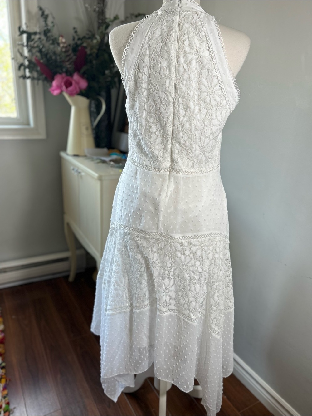 Taylor White Lace & Swiss Dot Kerchief Hem Halter Dress Size 14 - Picture 4 of 11